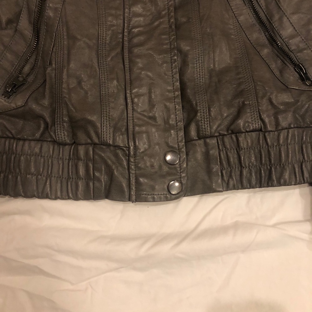 Jacket - Picture 3 of 6